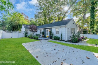 185 Elmwood Rd in Ocean Township, NJ - Building Photo - Building Photo