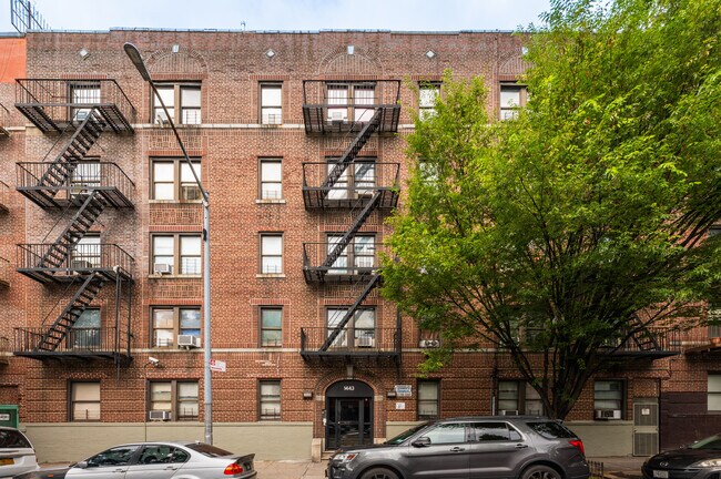 1443 Taylor Avenue in Bronx, NY - Building Photo - Building Photo