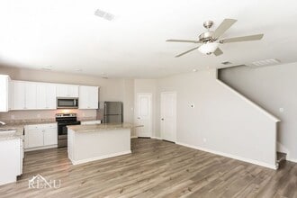 2022 Delta Downs Dr in Seagoville, TX - Foto de edificio - Building Photo