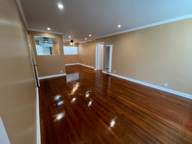 11620 Crenshaw Blvd, Unit #2 in Inglewood, CA - Building Photo - Building Photo
