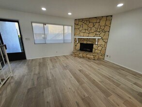 239 N Juanita Ave in Redondo Beach, CA - Building Photo - Building Photo