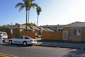 Pacific Paradise Apartments in San Diego, CA - Building Photo - Building Photo