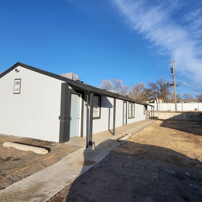 property at 206 N Mississippi St