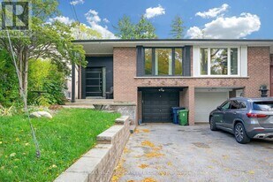 31 Lochinvar Crescent in Toronto, ON - Building Photo