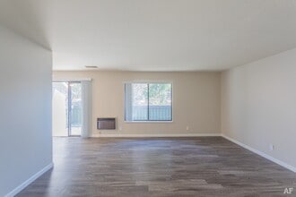 Somerset Apartments in Martinez, CA - Building Photo - Building Photo