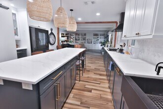 16322 Southampton Dr in Spring, TX - Building Photo - Building Photo