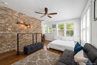 739 2nd St in Miami Beach, FL - Building Photo - Building Photo