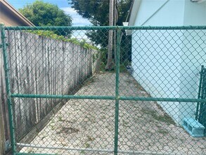 11121 SW 203rd Terrace in Cutler Bay, FL - Building Photo - Building Photo