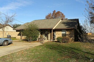 12943 TX-142 in Martindale, TX - Building Photo - Building Photo