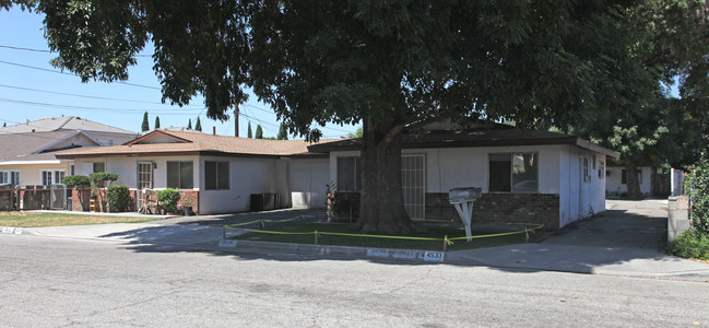 4527-4533 Huddart Ave in El Monte, CA - Foto de edificio - Building Photo