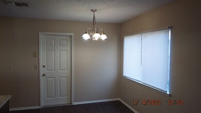 5809 Liberty Bell St in San Antonio, TX - Building Photo - Building Photo