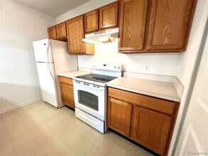 2664 S Knightsbridge Cir in Ann Arbor, MI - Building Photo - Building Photo