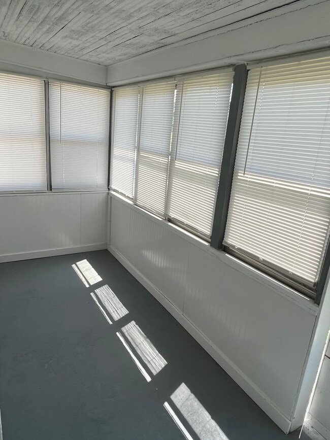 214 Reber Ave in Waterloo, IA - Building Photo - Building Photo