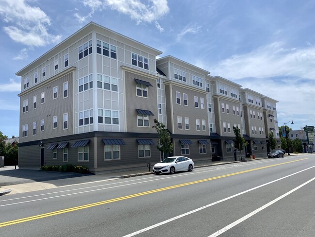 Burnham Apartment Homes in Beverly, MA - Foto de edificio - Building Photo