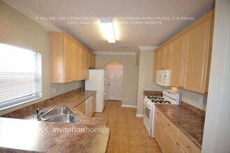 5824 Wrenwater Dr in Lithia, FL - Building Photo - Building Photo