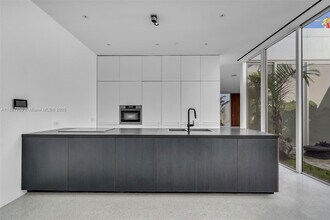 1665 Alton Rd in Miami Beach, FL - Building Photo - Building Photo