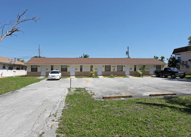 6069 SW 35th St in Miramar, FL - Building Photo - Building Photo