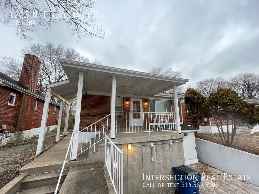 1223 N Florissant Rd in St. Louis, MO - Building Photo