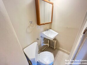 90 Myrtle St in Boston, MA - Building Photo - Building Photo