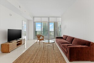 851 NE 1st Ave, Unit 4100 in Miami, FL - Building Photo