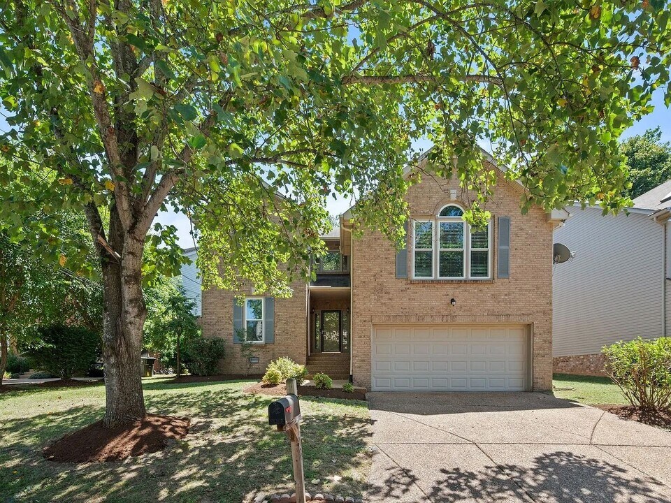 812 Magnolia Ct E in Nashville, TN - Building Photo