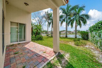 7314 NW 19th Ct in Pembroke Pines, FL - Building Photo - Building Photo