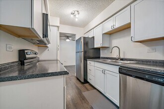 4569 S Lowell Blvd, Unit B in Denver, CO - Building Photo - Building Photo