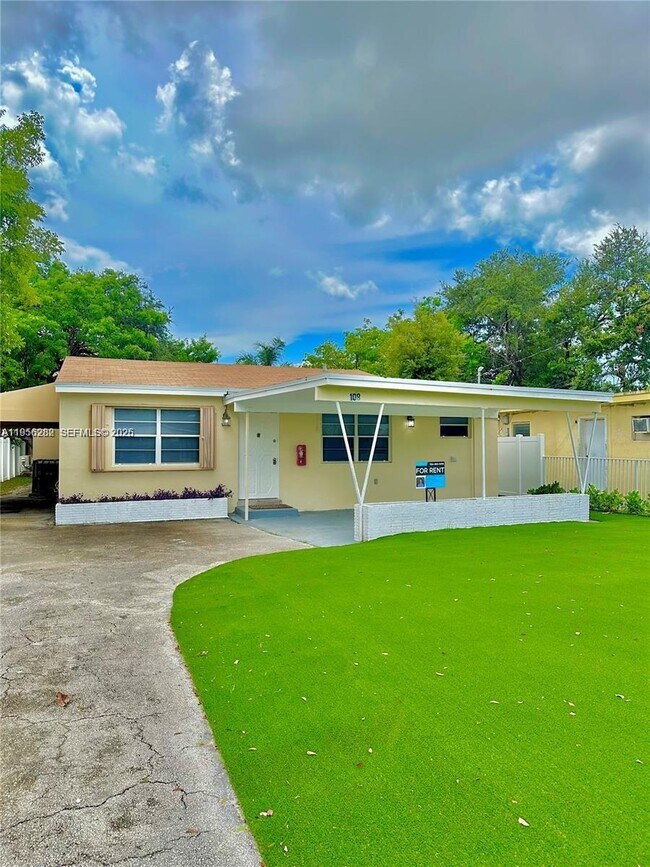 108 NW 3rd Ave in Hallandale Beach, FL - Building Photo - Building Photo