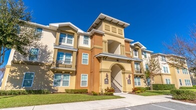 Osceola Pointe in Kissimmee, FL - Building Photo - Building Photo