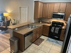 469 Glastonbury Drive in Orlando, FL - Building Photo - Building Photo