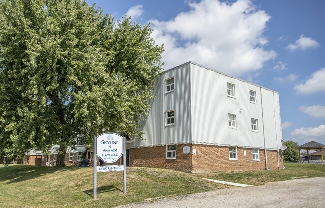 Elgin Woods Apartments in St Thomas, ON - Building Photo - Building Photo