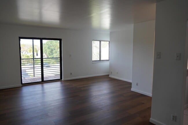 3720 N Pine Island Rd, Unit 334 in Sunrise, FL - Foto de edificio - Building Photo