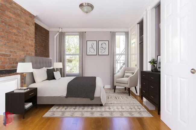 118 E 7th St in New York, NY - Building Photo - Building Photo