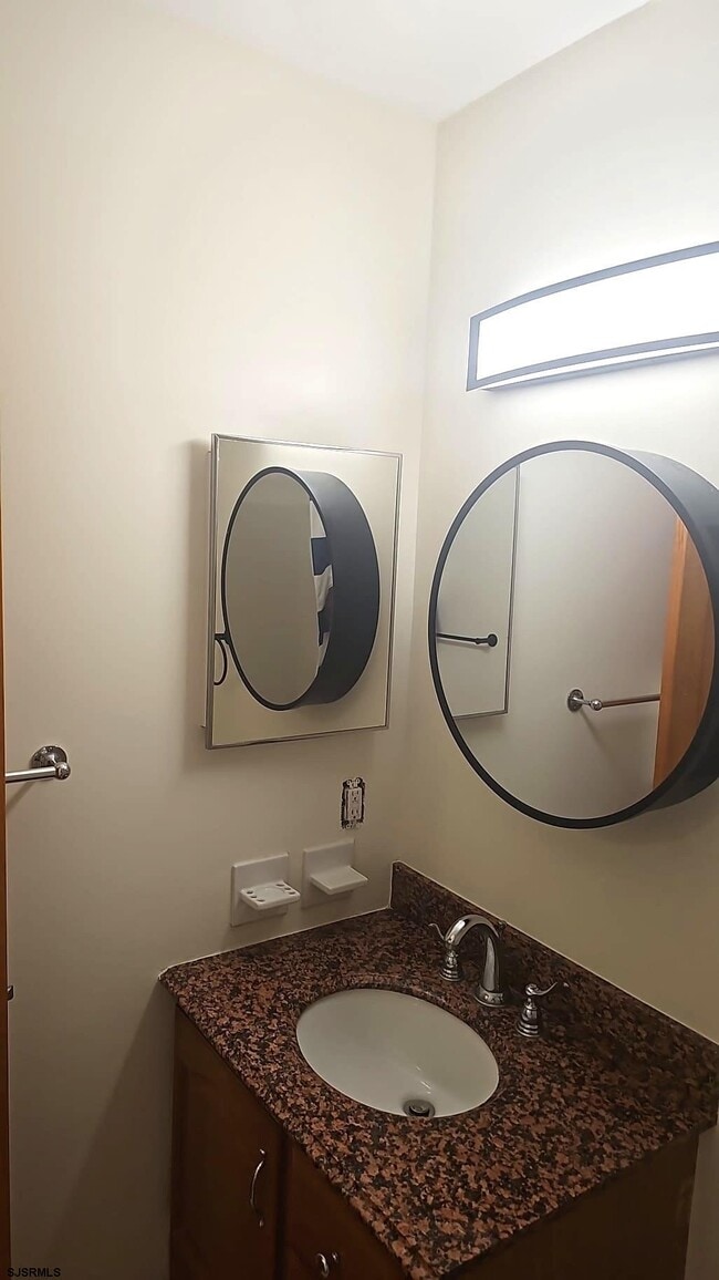 3016 Ivy Bush Ct in Hamilton, NJ - Foto de edificio - Building Photo