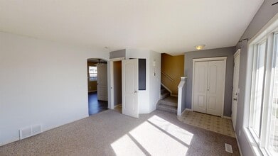 9612-990A 90a St in Grande Prairie, AB - Building Photo - Building Photo