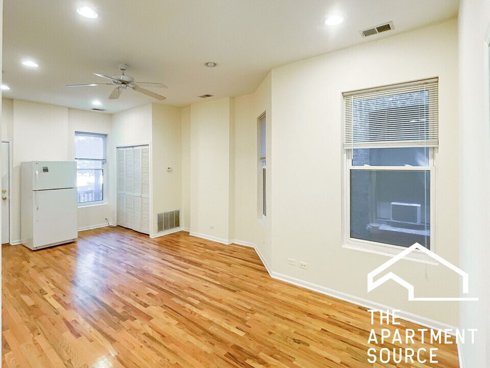 2604 N Racine Ave, Unit 1 in Chicago, IL - Building Photo