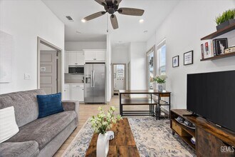 9413 Hl Springs Ln in Shafter, CA - Building Photo - Building Photo