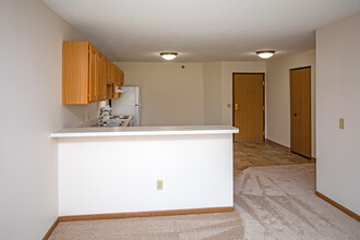 Shenandoah Woods Apartments in Plymouth, MN - Building Photo - Interior Photo