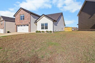 513 Burgess CT in Clarksville, TN - Building Photo - Building Photo