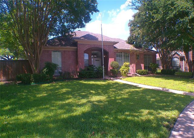 8102 Luna Dr in Rowlett, TX - Building Photo