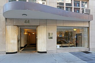 44 E 67th St in New York, NY - Building Photo - Building Photo