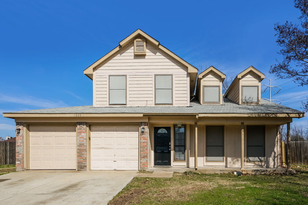 1509 Waxwing Ct in Arlington, TX - Building Photo