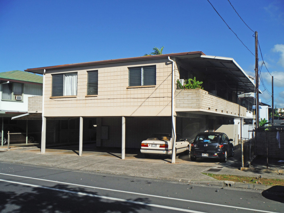 738 University Ave in Honolulu, HI - Building Photo