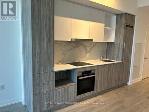 138 Downes St in Toronto, ON - Building Photo - Building Photo