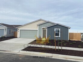 2244 Samuel St in Hanford, CA - Building Photo