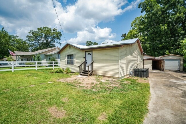 246 1st Ave NW in Graysville, AL - Building Photo - Building Photo
