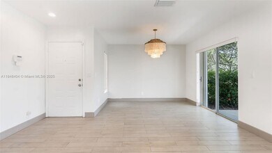 909 Garnet Cir in Weston, FL - Building Photo - Building Photo