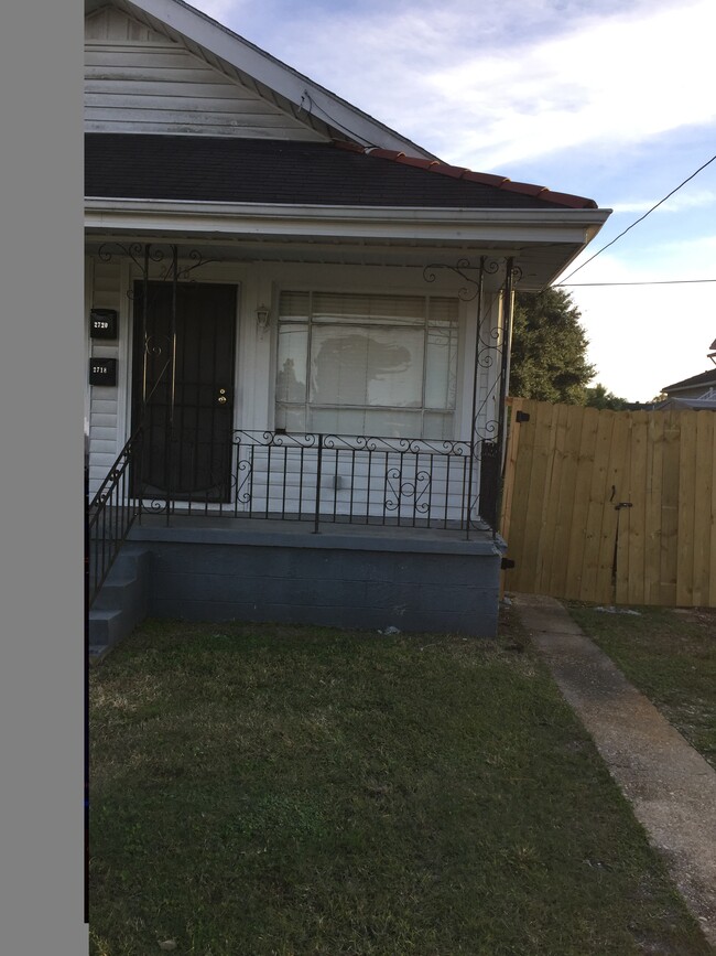 2718 Mithra St, Unit 1