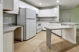 3995 W McNab Rd in Pompano Beach, FL - Building Photo - Building Photo