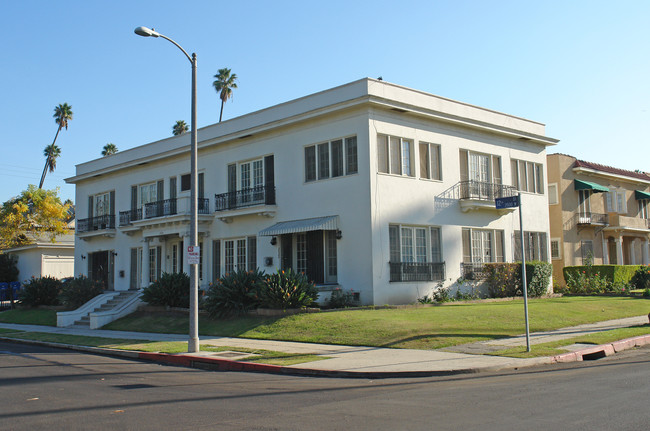 3518 12th St in Los Angeles, CA - Foto de edificio - Building Photo